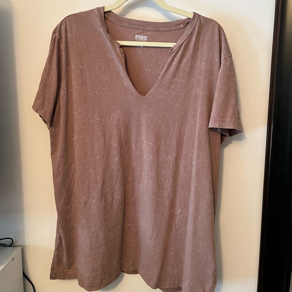 Pink XL v neck t shirt.